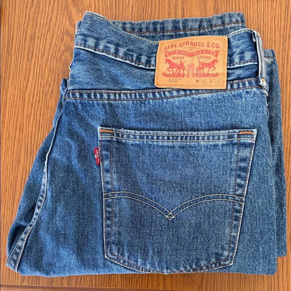 Levi’s 505 Regular Fit Men’s Jeans 36x32